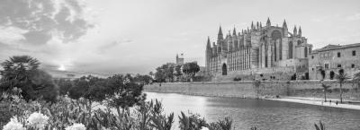 9697266/mallorca-palma-kathedrale-gettyimages-1083456786-erweitert-0_1662040639396.jpg