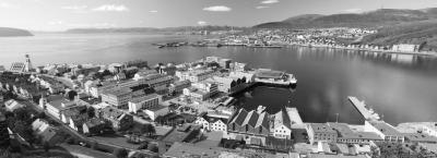 9698165/hammerfest-norwegen-gettyimages-151559871-0_1662562334091.jpg