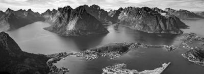 9698165/lofoten-norwegen-gettyimages-626466840-erweitert-0_1662562131066.jpg