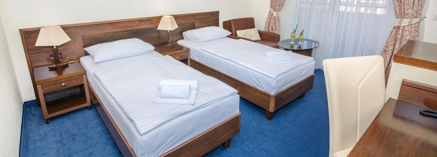 © Eurotours kétágyas szoba standard erkély