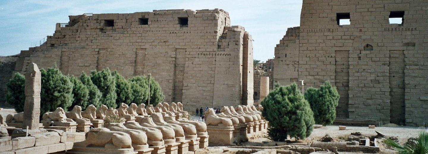 © Eurotours Egyiptom – hajóút a Níluson és fürdőzés