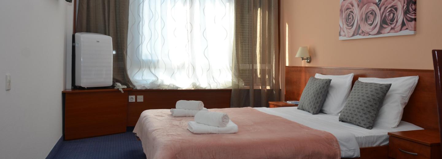 © Eurotours Novalja – Pag