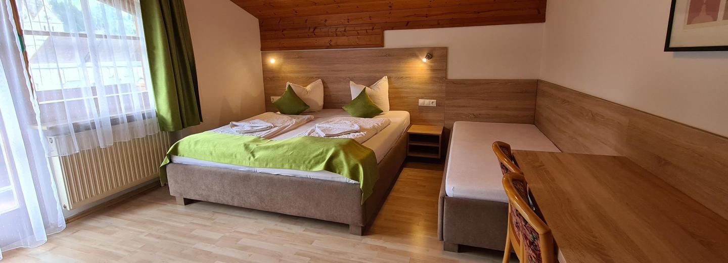 © Eurotours kétágyas szoba erkély/terasz kilátás a hegyekre "Comfort"