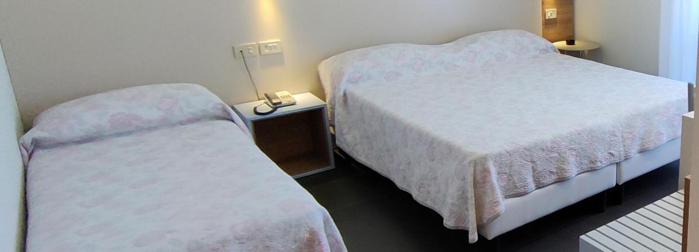 © Eurotours Szoba példa háromágyas szoba sztenderd erkély