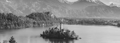 9799137/bled-slowenien-see-gettyimages-506909582_1728370876176.jpg