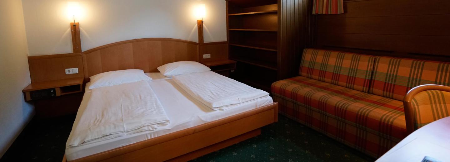 © Eurotours economy Kétágyas szoba