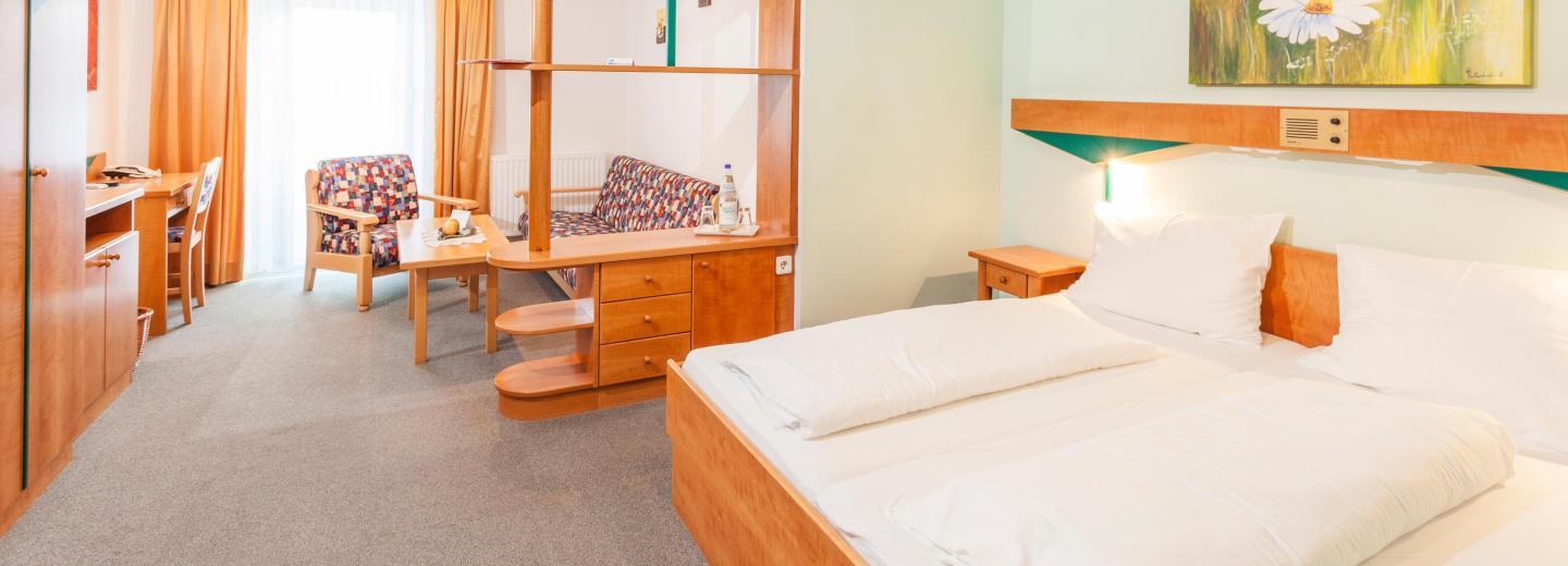 © Eurotours economy Kétágyas szoba erkély a hegyekre néző kilátás "Blumenzimmer"