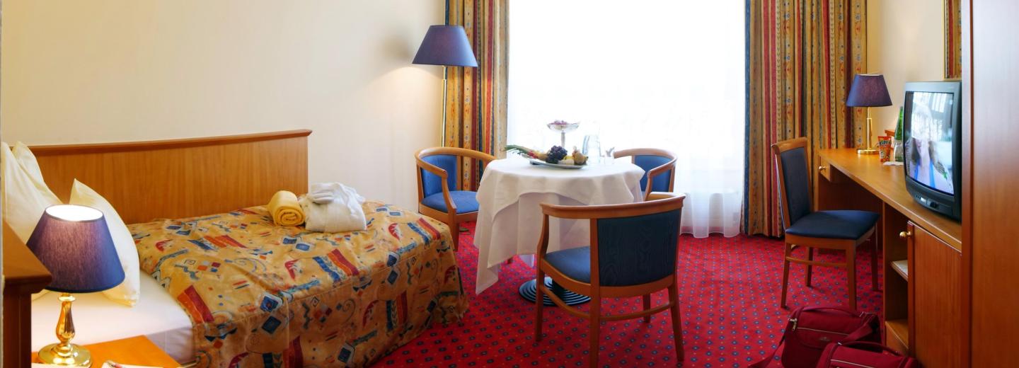 © Eurotours Zimmerbeispiel
