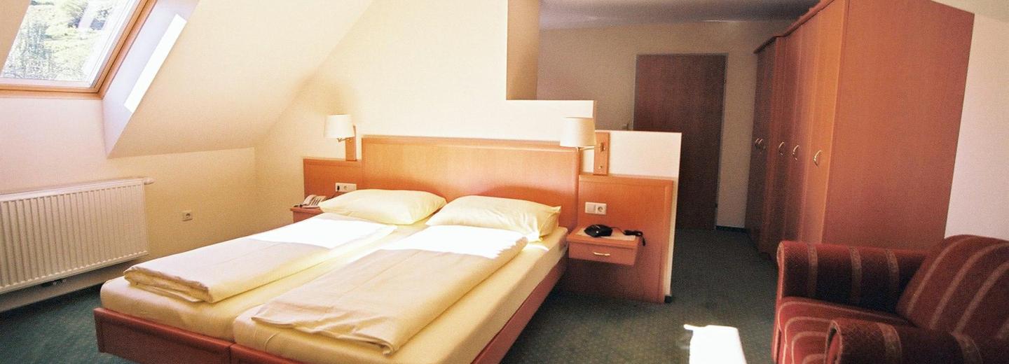 © Eurotours ilyen, vagy ehhez hasonló szoba