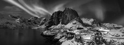 9814353/reine-lofoten-northern-lights_1738764590222.jpeg
