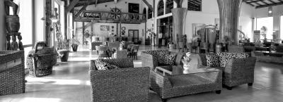 9817360/lobby-area-ocean-bay-hotel_1743768965694.jpg