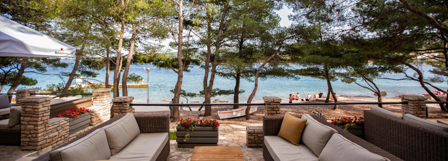 © Eurotours Vrboska