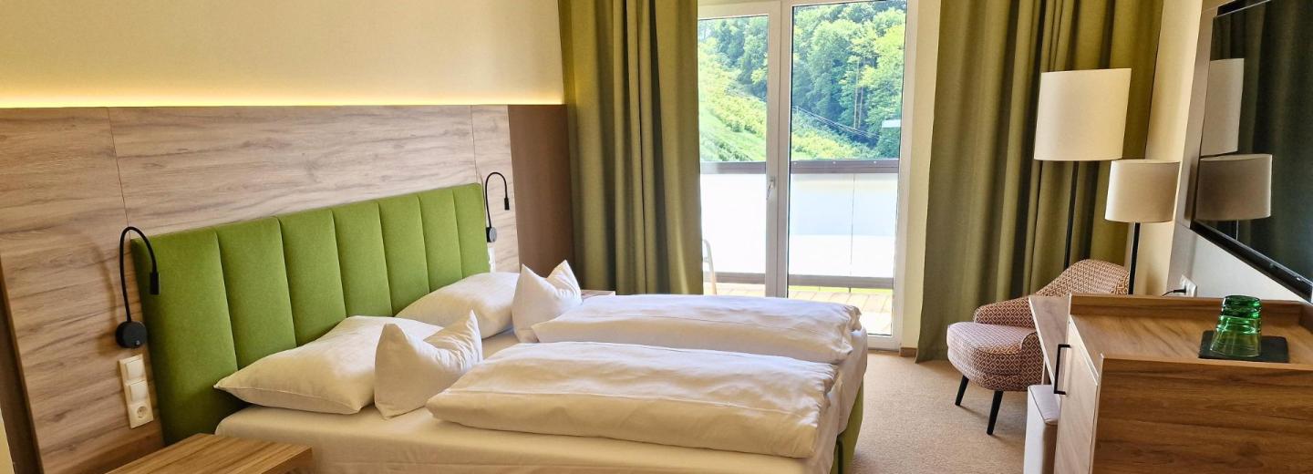 © Eurotours Szobapélda: comfort Kétágyas szoba erkély "Morgensonne"