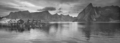 9821292/lofoten-norwegen-istock-000045435574-full-0_1751295115460.jpg