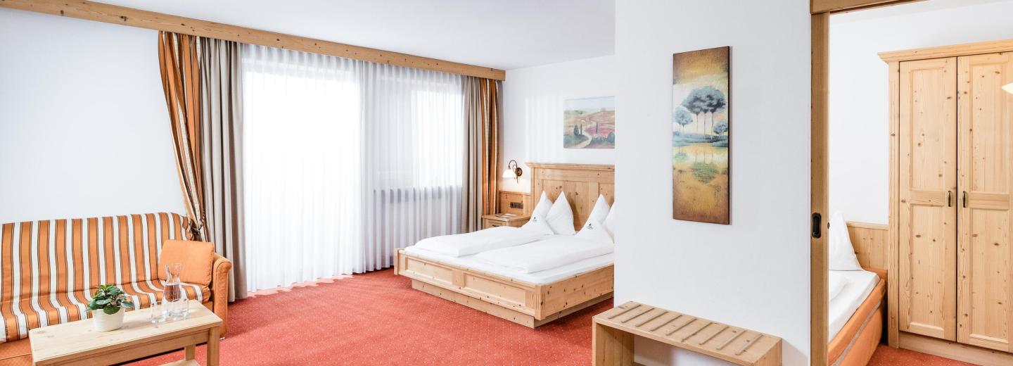 © Eurotours Szobapélda családi szoba erkély