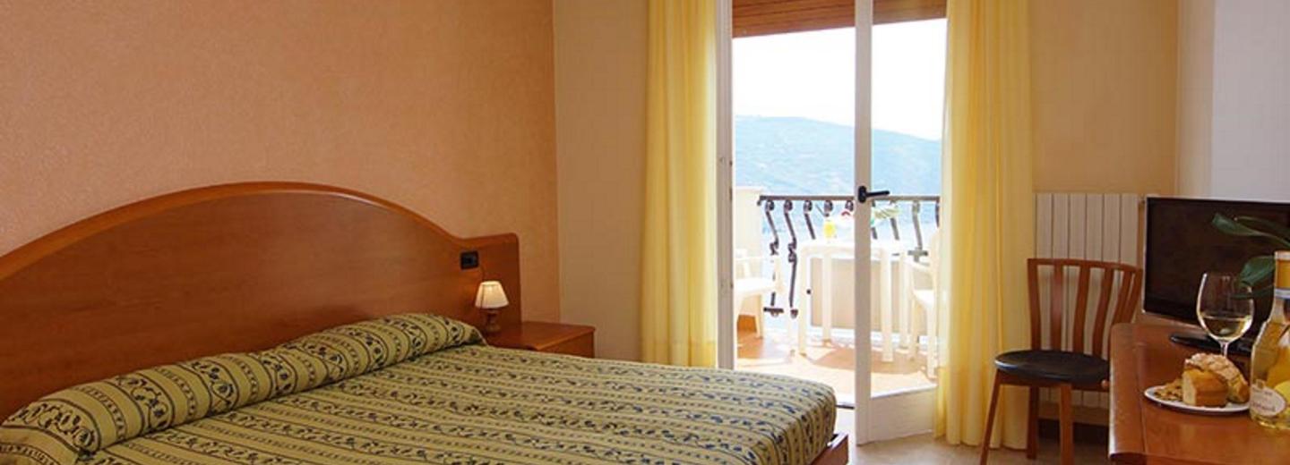 © Eurotours Zimmerbeispiel Doppelzimmer Standard