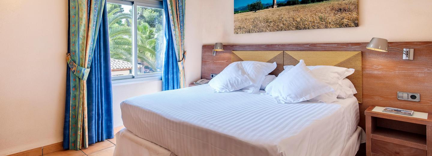 © Eurotours Mallorca - Repülés, autóbérlés és szállás