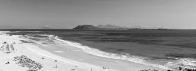 9822281/corralejo-strand-panorama-gettyimages-682927634-0_1753366327501.jpg