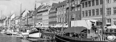9822541/vbg25567-boote-am-kai-von-nyhavn-mit-haeusern_1753955579830.jpg