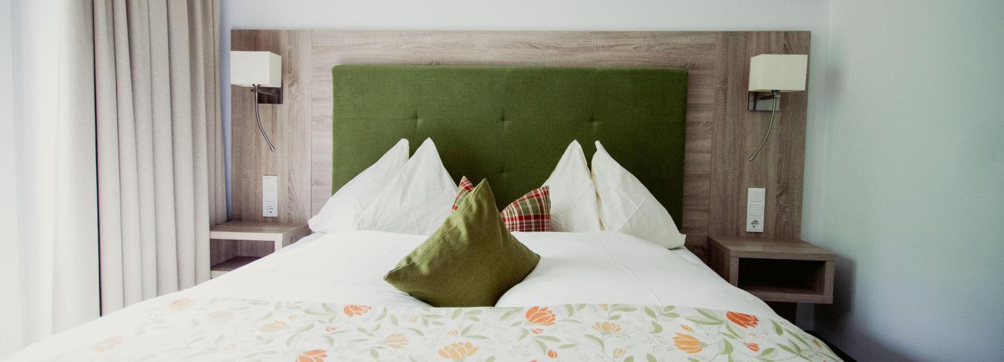 © Eurotours szoba példa, kétágyas szoba erkély "Wohlfühlzimmer"