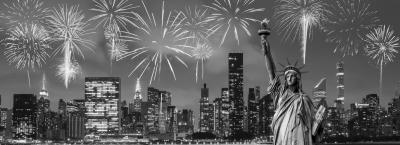 9823456/newyork-silvester-freiheitsstatue-feuerwerk-gettyimages-1188903399-erweitert_1755610822732.jpg