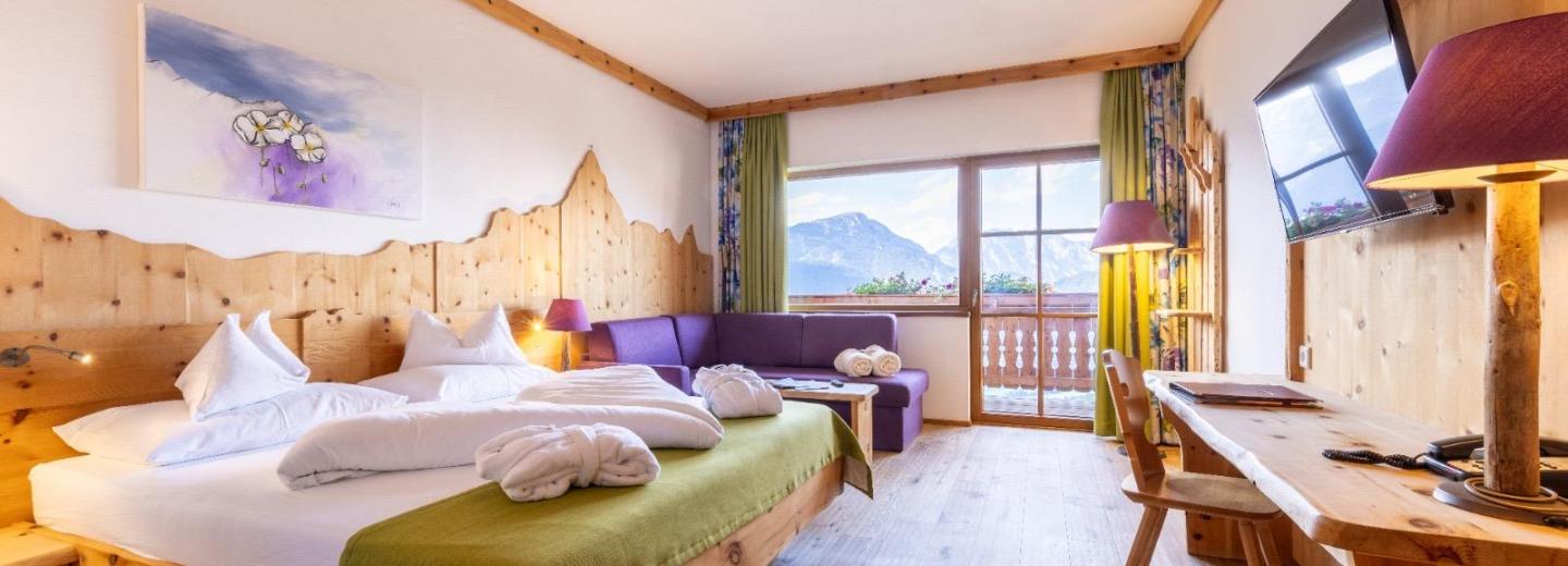 © Eurotours Szoba példa, Comfort kétágyas szoba, északi oldal, erkély