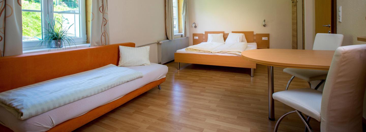 © Eurotours Szoba példa, háromágyas szoba „Standard”