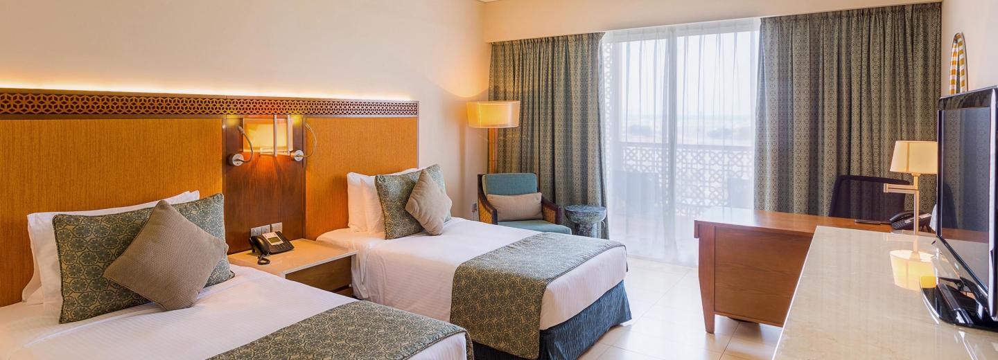 Omán - körutazás és fürdőzés