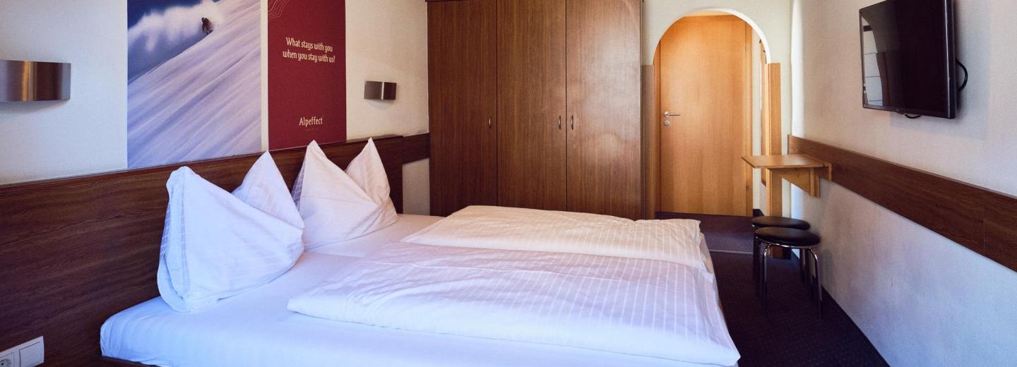 © Eurotours Szoba példa: „Standard“ kétágyas szoba (DZ)