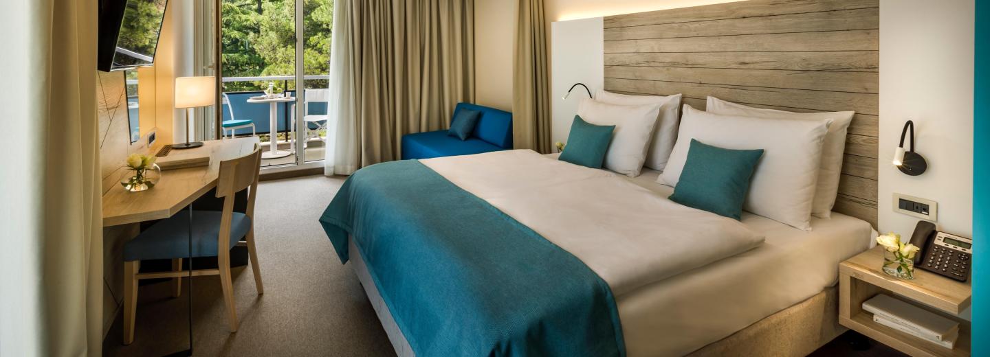 Zimmerbeispiel, Doppelzimmer „Superior Balkon Parkblick“