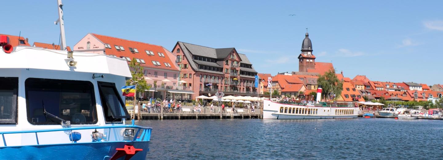 Deutschland - Mecklenburgische Seenplatte - Urlaub auf dem Hausboot