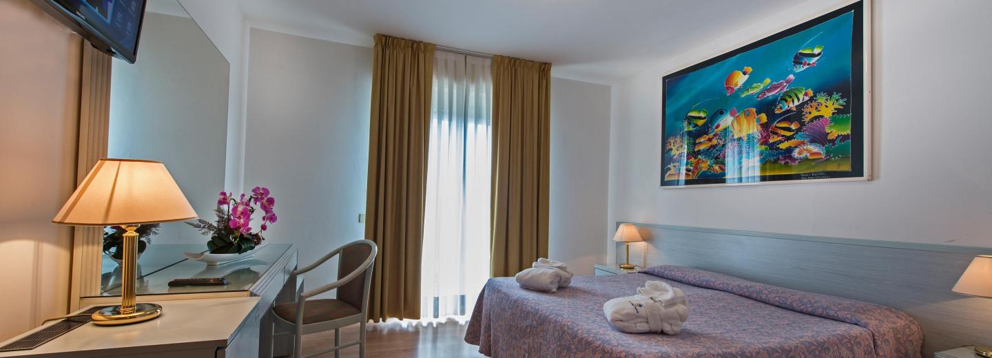 Szoba példa: Kétágyas szoba erkéllyel