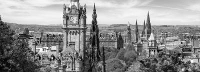 9828019/vbg229136-blick-vom-calton-hill-auf-der-princes-street-in-edinburgh_1761029618076.jpg