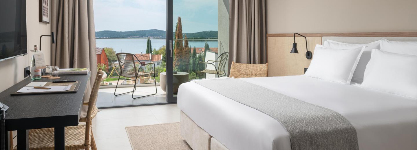 Zimmerbeispiel, Superior Doppelzimmer Terrasse Meerblick "King"