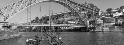 9828600/douro-porto-br-cke-dom-luis-typisches-holzboot-2_1761721953570.jpg