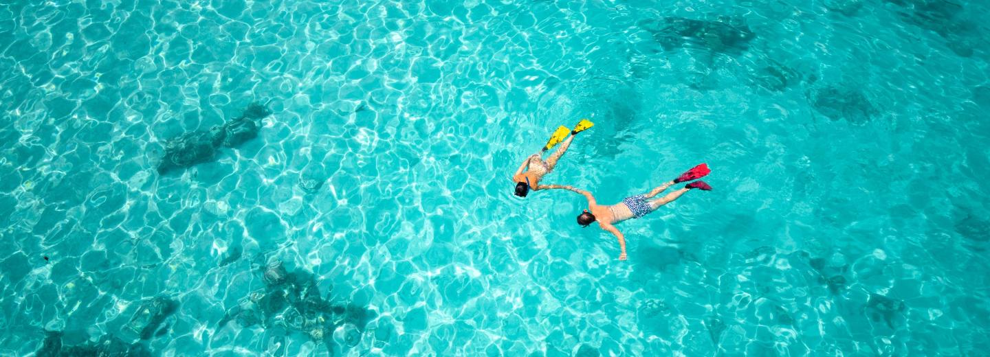 Mesés déli-tengeri fürdőzés és hajóút