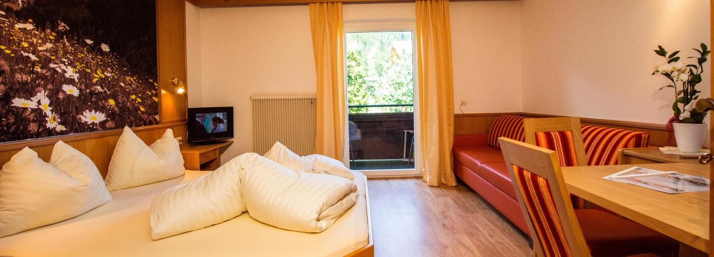 Szoba példa, kétágyas szoba erkéllyel