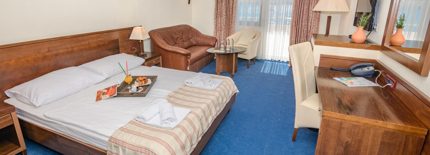 Zimmerbeispiel, Familienzimmer „Superior Balkon Meerblick“