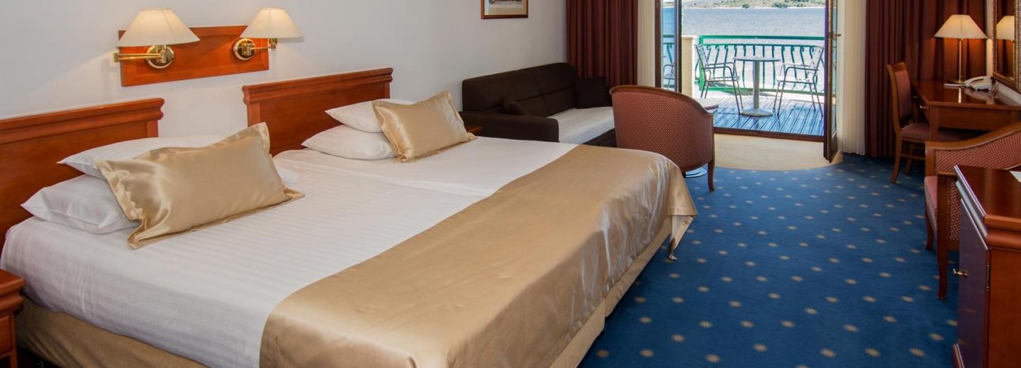 Zimmerbeispiel, Superior Dreibettzimmer Balkon Meerblick