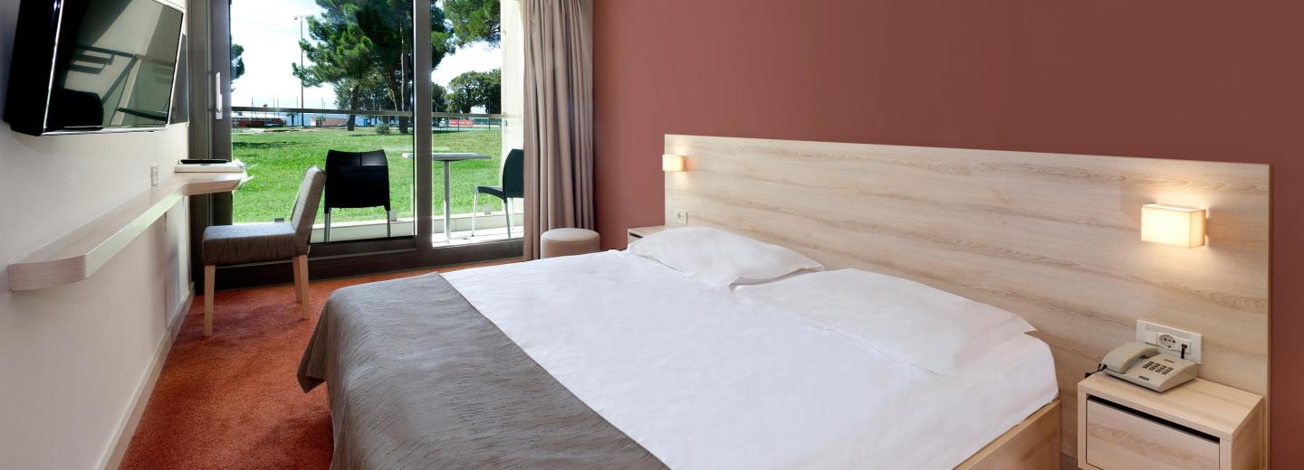 Zimmerbeispiel, Doppelzimmer Classic Balkon Parkseite "C2BP"