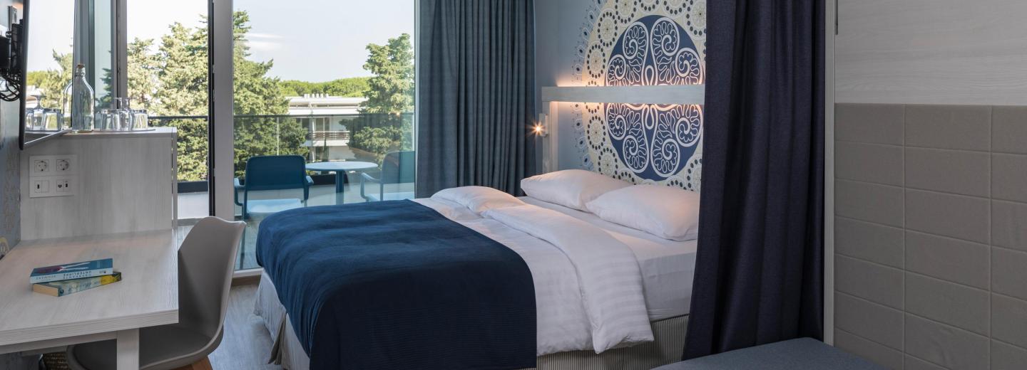 Zimmerbeispiel, FR01 Comfort Familienzimmer Balkon