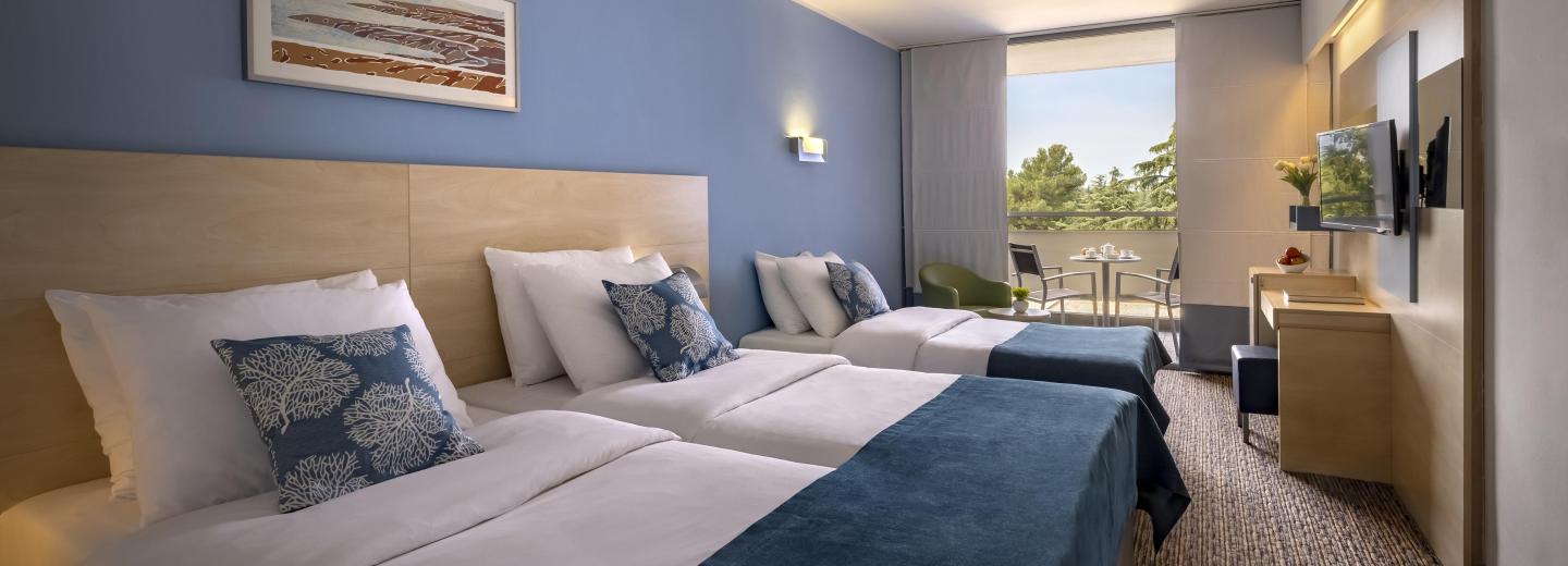 Zimmerbeispiel, Doppelzimmer „Parkseite 2+1 Balkon ST3PB“