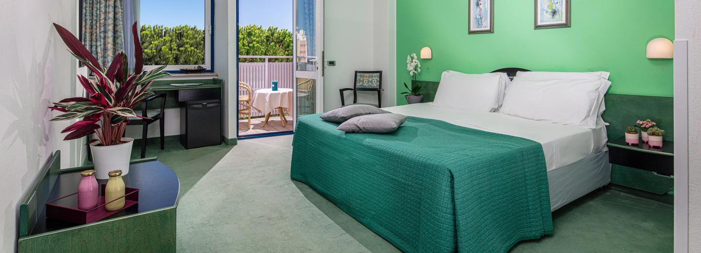 Példa, háromágyas szoba erkélyel