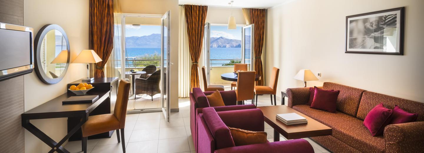 Zimmerbeispiel, Suite Meerblick Balkon 2+2 SUAPB