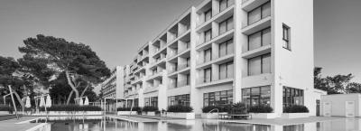 9831293/sol-sipar-umag-250221-8461-4_1765444226343.jpg