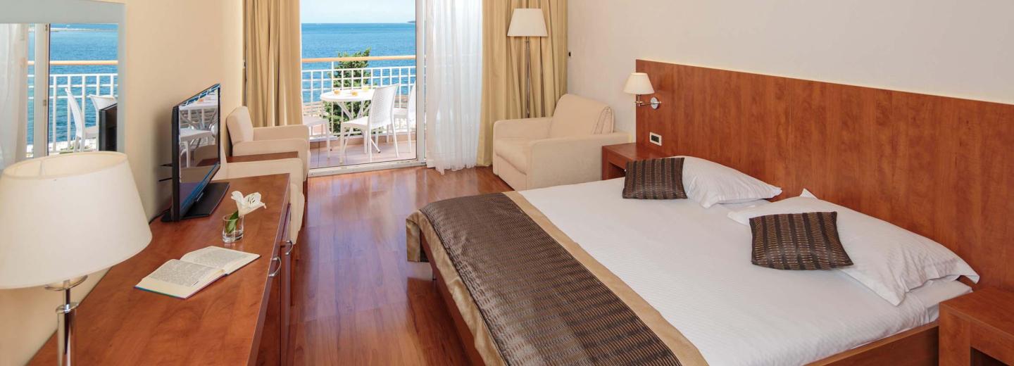 Szoba példa, kétágyas szoba Premium balkon tengerre néző P3BN