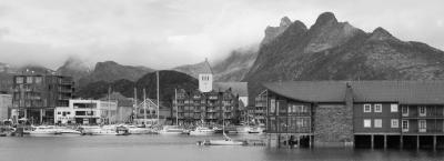 9831377/lofoten-svolvaer_1765783637098.jpg