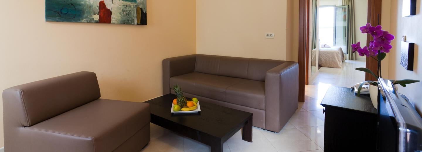 Szoba példa, családi junior lakosztály parkoldalon