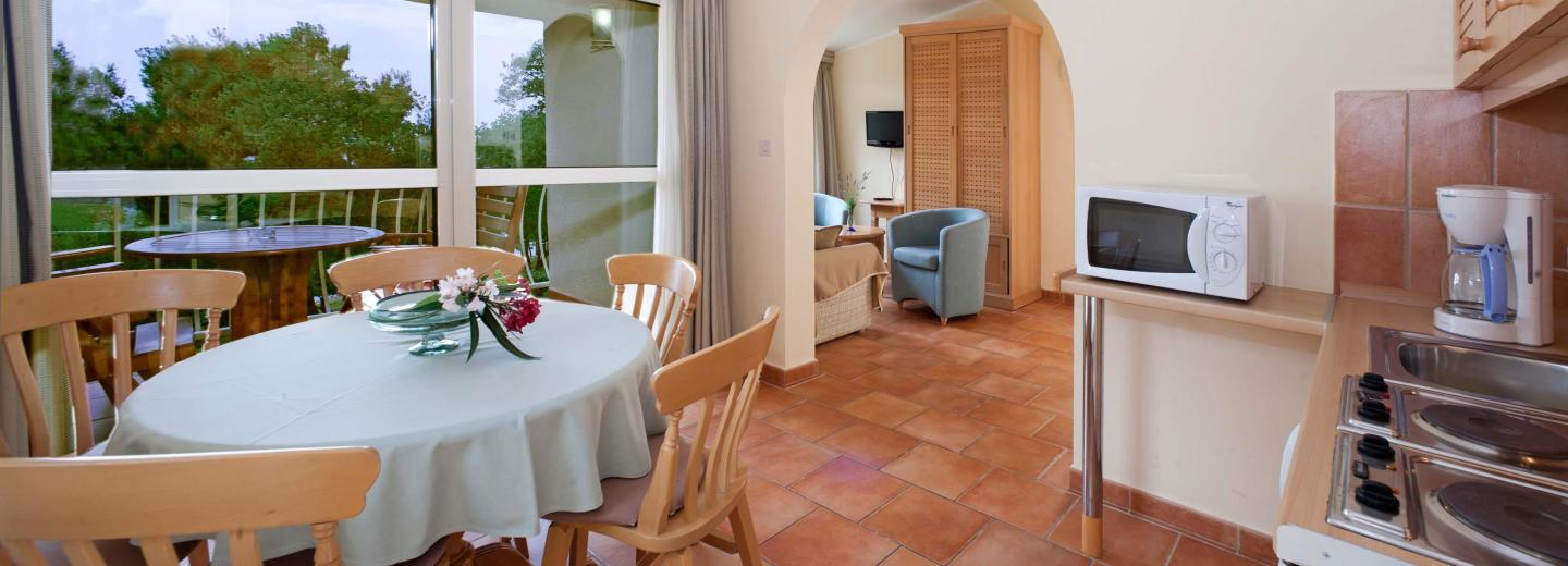 Zimmerbeispiel, Apartment 3 Räume Balkon A4BP1