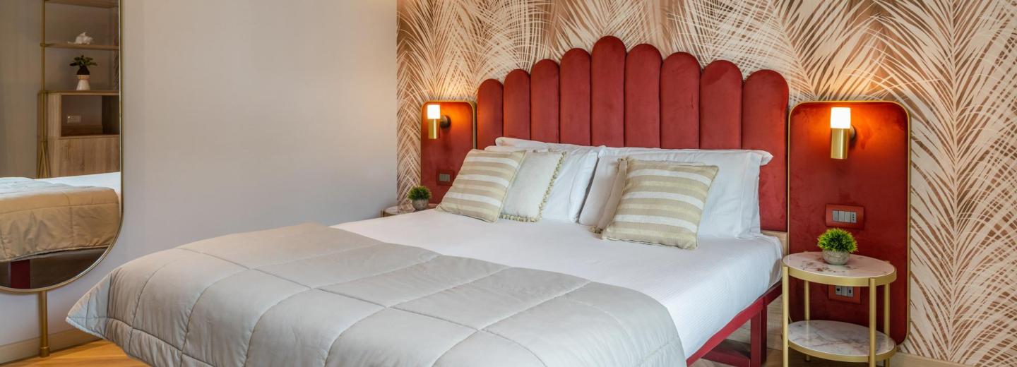 Példa Deluxe kétágyas szoba, erkély, oldalsó kilátás a tengerre